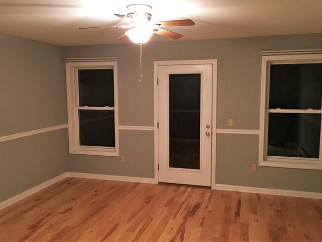 Building Photo - 75-C SL