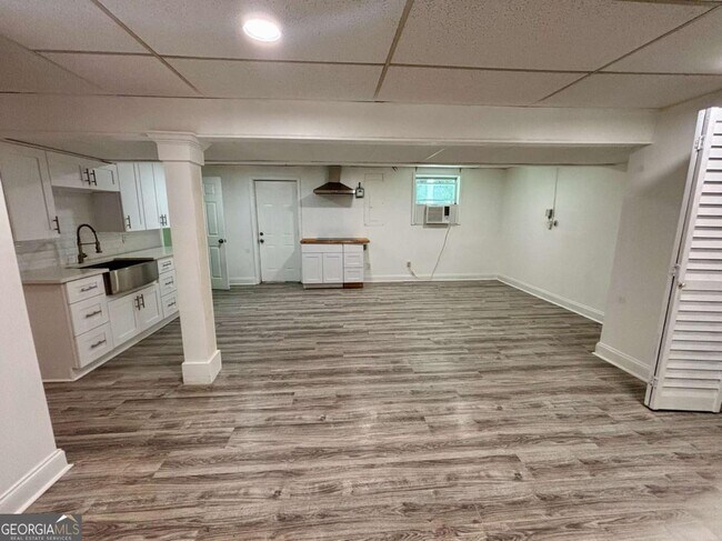 Building Photo - 2712 Sherlock Dr