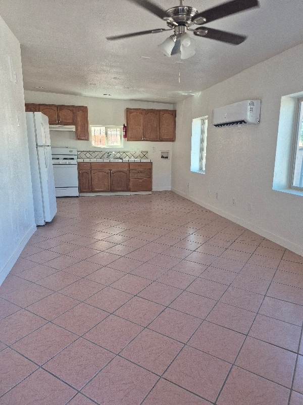 Building Photo - 613 W 41st St