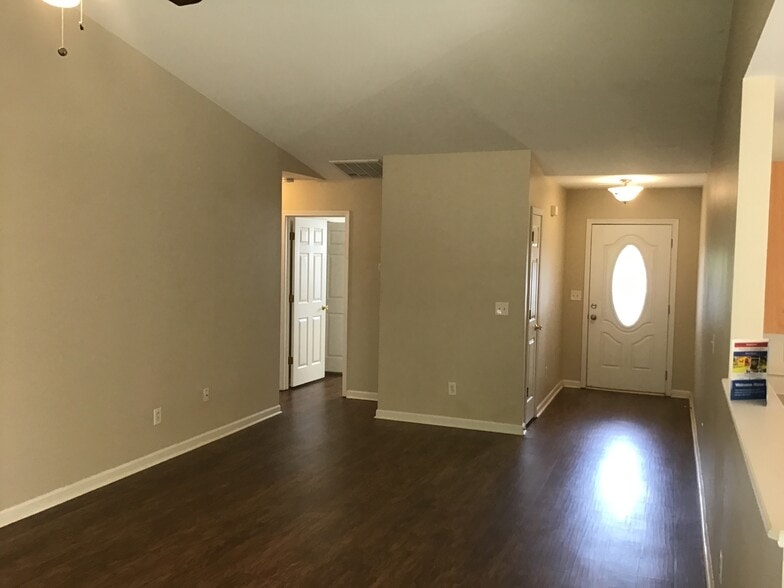 Building Photo - 604 Sydney Ct