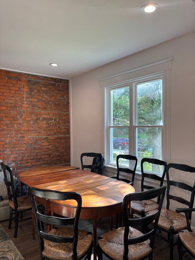 Building Photo - 2216 Burnet Ave