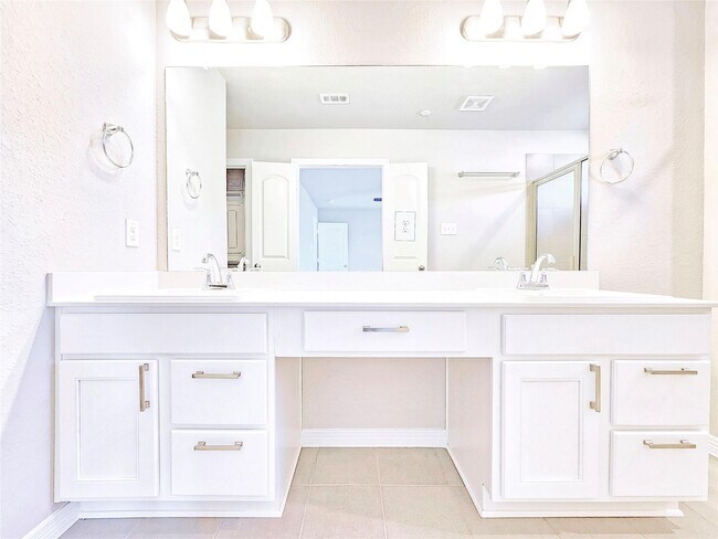 Building Photo - 8002 Scanlan Trce