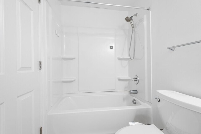 Building Photo - Gorgeous Home Near Downtown Durham!