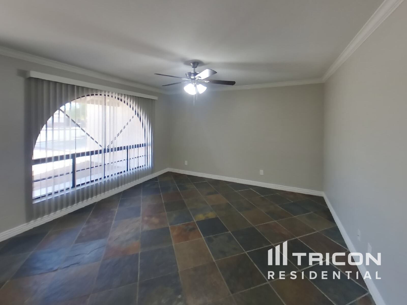 Building Photo - 1726 N Summer Cir