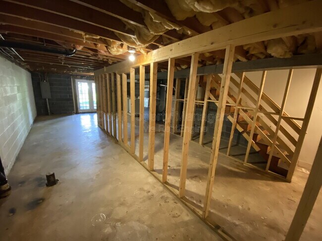 Building Photo - 706 Olde Greenwich Cir