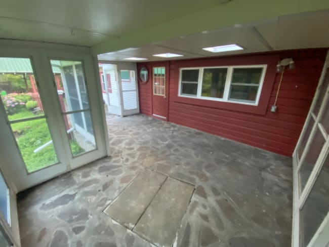 Building Photo - 409 Peoples Rd