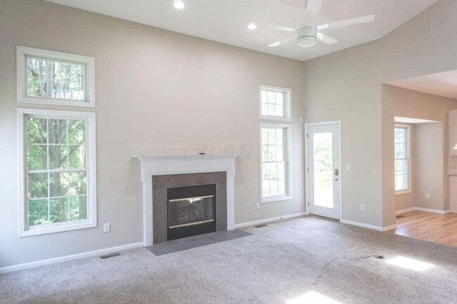 Building Photo - 7492 Fairfield Lakes Dr