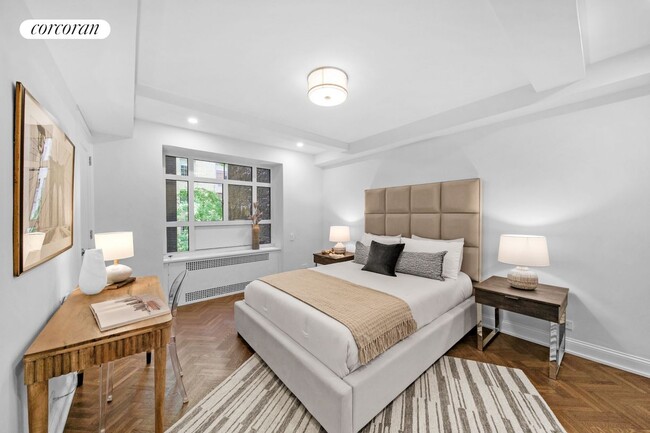 Building Photo - 44 E 67th St