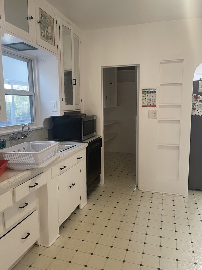 Kitchen 2 - view to pantry - 5456 Gilbert Dr