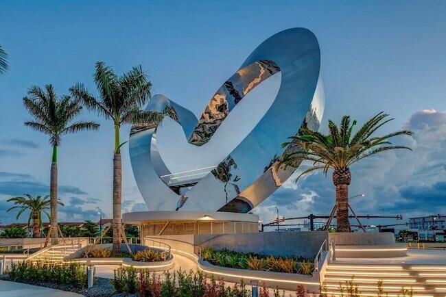 Building Photo - 1229 SW San Antonio Ave