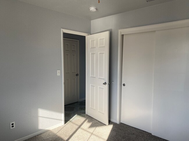 Building Photo - COMING SOON!! VERY NICE HOME 4 BEDROOM 2 BATHS