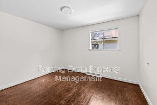 Building Photo - 6724 2nd Ave S
