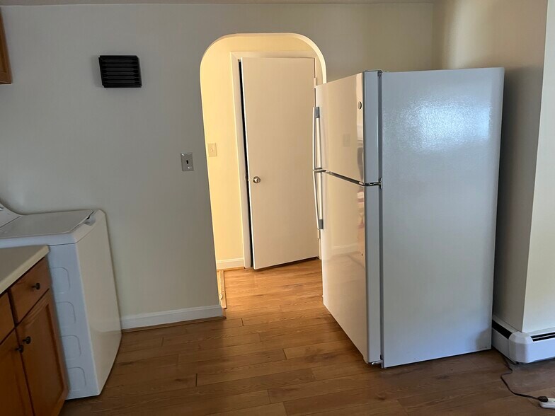 Building Photo - 31 Bridge St