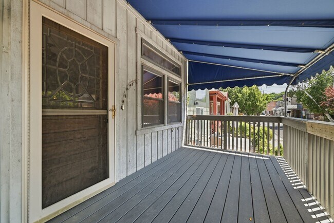 Building Photo - 717 Copeland St