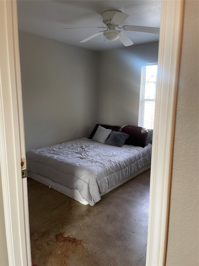 Building Photo - 363 N Rife St