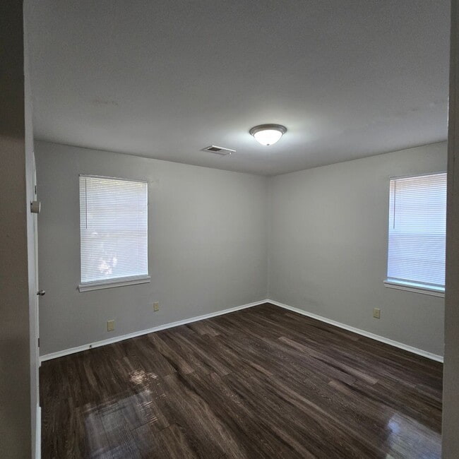 Building Photo - 2659 Whitman Ave