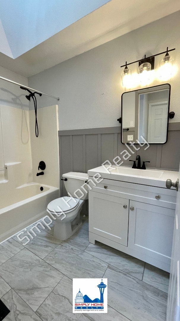 Building Photo - Welcome home to this charming 3 bedroom, 2 bathroom home in the heart of Yelm!