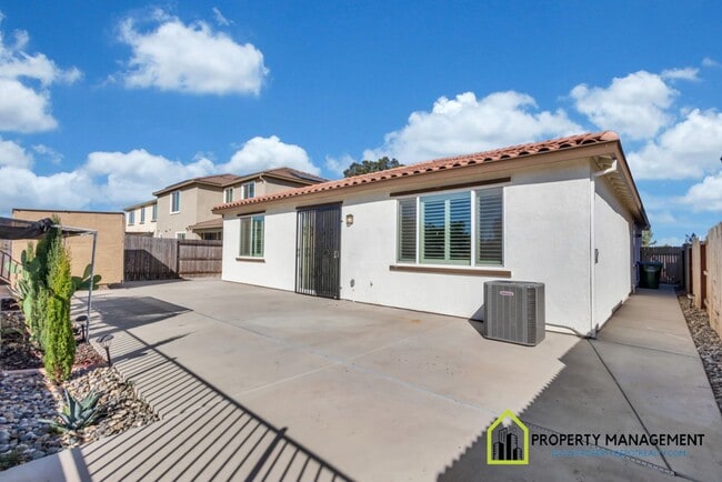 Building Photo - Modern and Spacious 4-Bedroom Home for Rent!