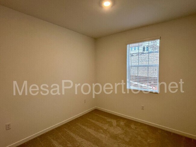 Building Photo - 8407 Gabrielino Ct