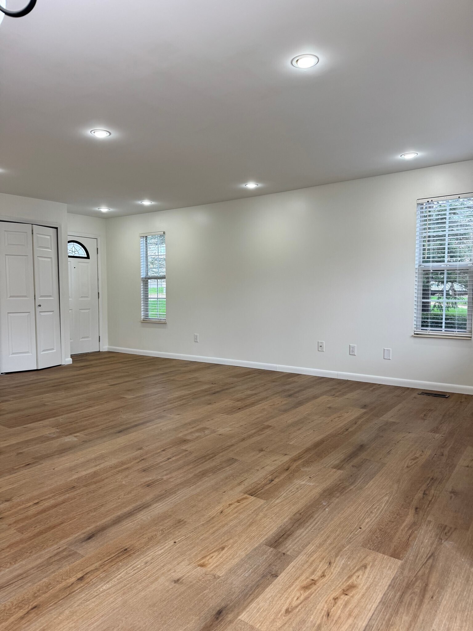 Building Photo - 249 Brookwood Dr