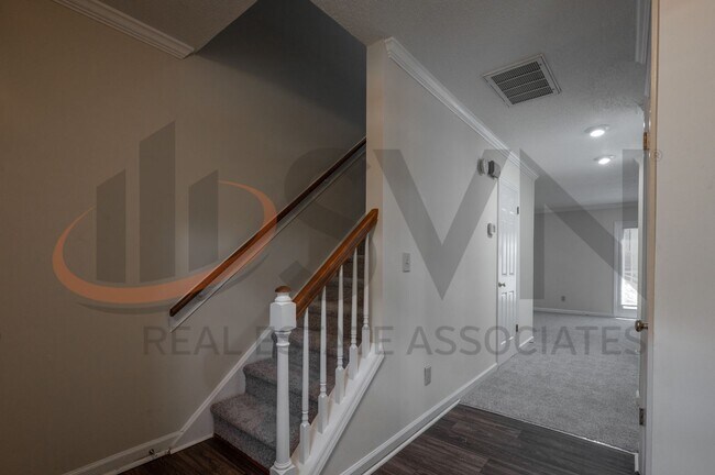 Building Photo - 3117 Coachman's Way