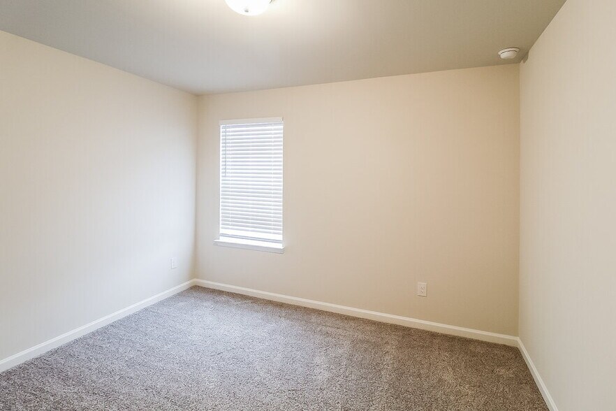 Building Photo - 859 Sara Mdw Rd