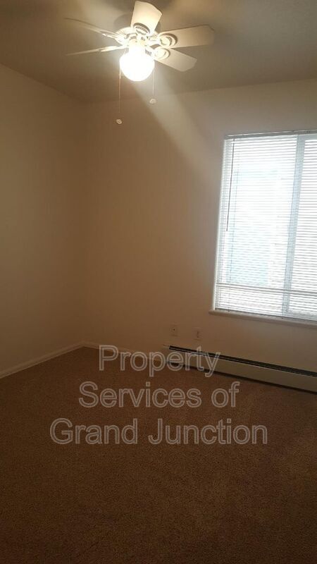 Building Photo - 654 Ignacio St