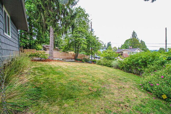 Building Photo - 19547 53rd Ave NE