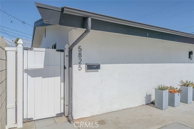 Building Photo - 5825 View Cir