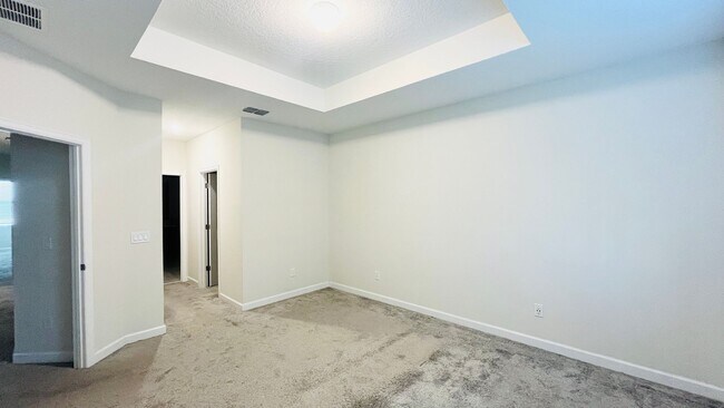Building Photo - 4 bed 3.5 bath Townhouse In Storey Lake