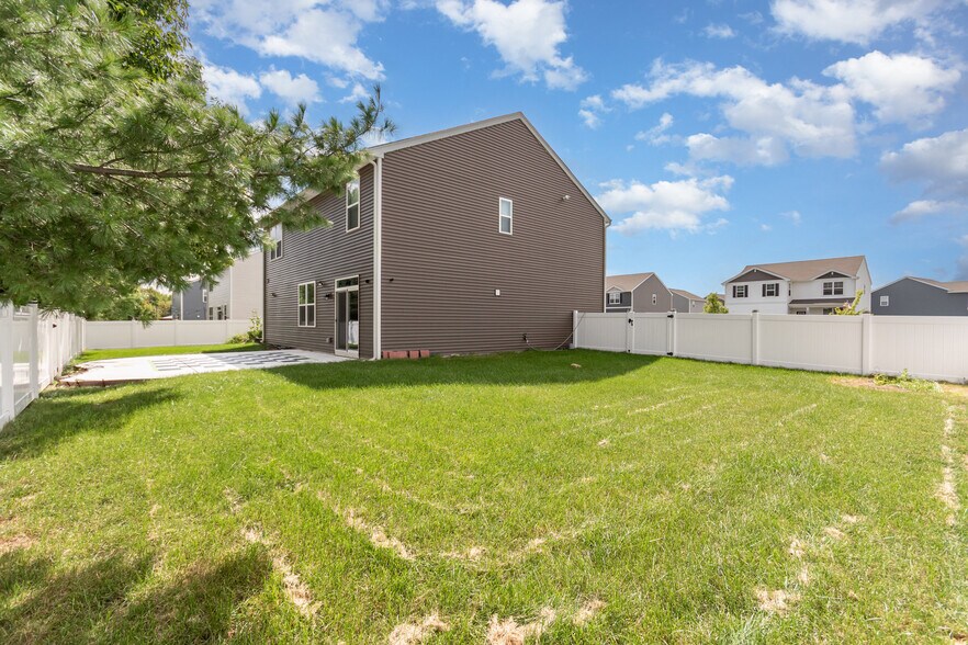 Building Photo - 2686 Seeley St