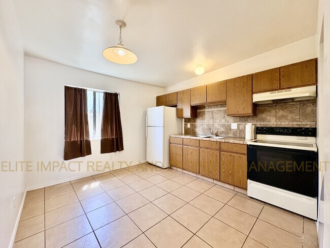 Building Photo - 1312 W Yavapai St
