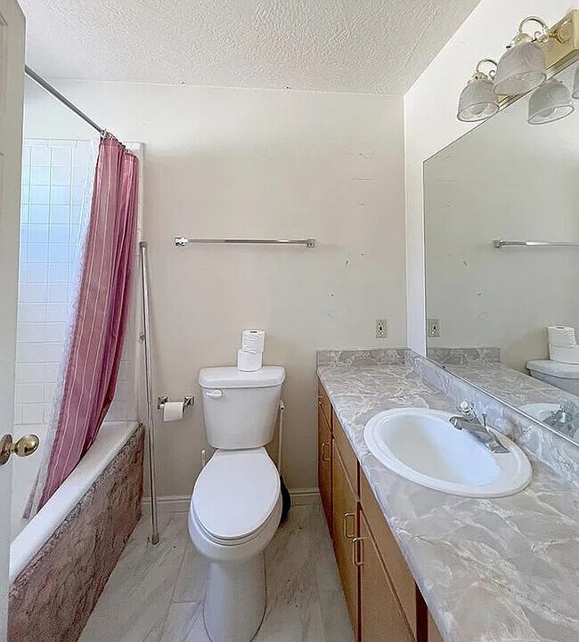 Building Photo - 1213 Charlton Ave