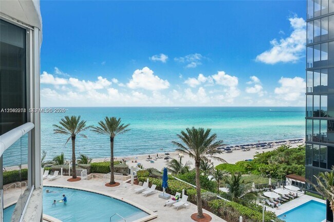 Building Photo - 17201 Collins Ave