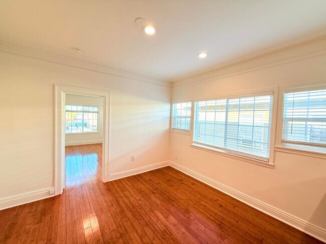 Building Photo - 1536 4th Ave