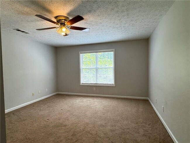 Building Photo - 3331 Serenade Ct