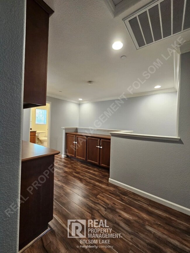 Building Photo - 104 Rodin Ln