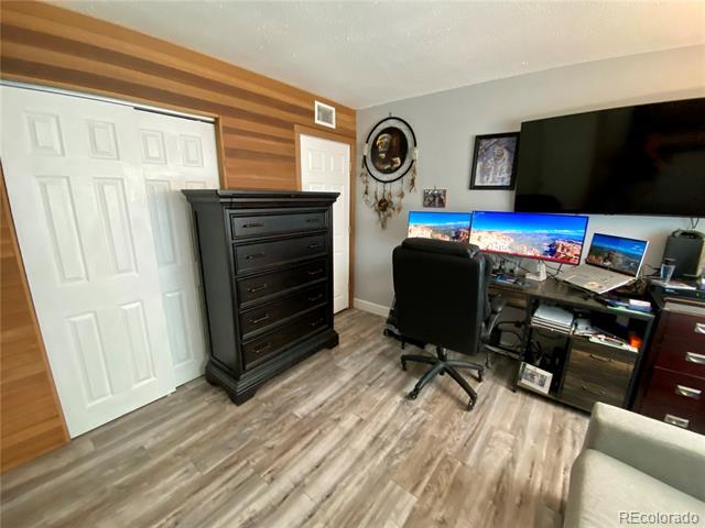 Building Photo - 8555 Fairmount Dr