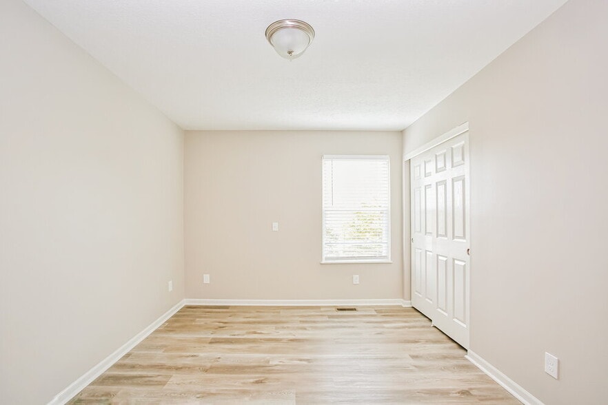 Building Photo - 2456 Ashpoint St