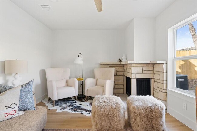 Building Photo - 21 Margranita Crescent