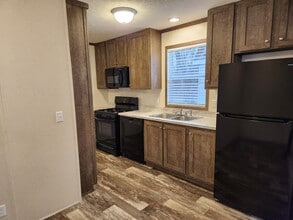 Building Photo - 125 Elm