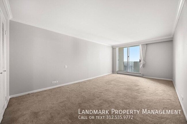 Building Photo - 6033 N Sheridan-Unit 35D