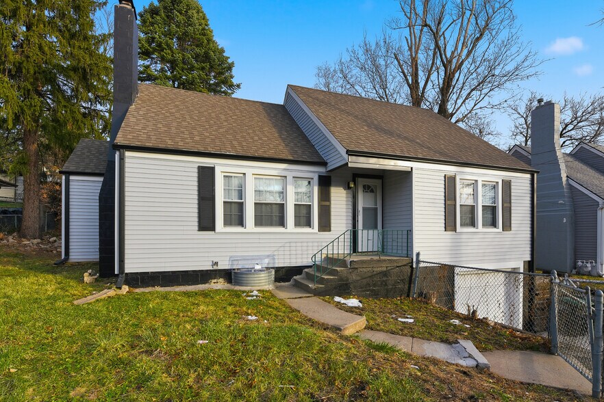 Building Photo - 4677 N 60th St