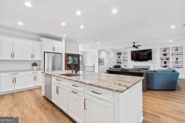 Building Photo - 1100 Hidden Hills Cir