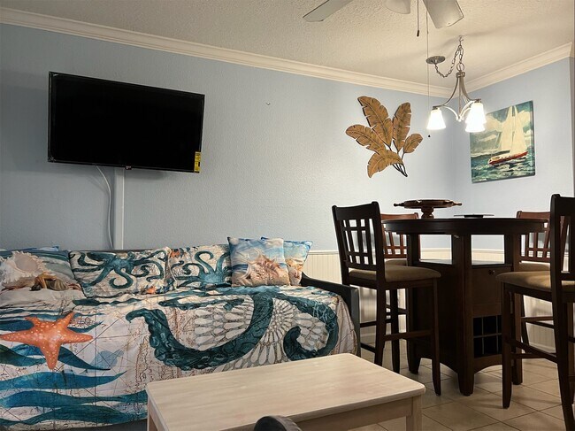 Building Photo - 6300 Seawall Blvd