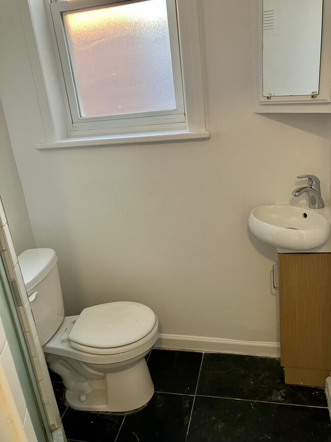 Building Photo - 227 Broadway