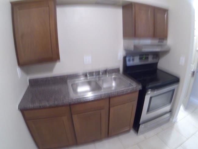 Building Photo - 1 br, 1 bath Apartment - 5029 Aravesta Ave.