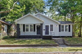 Building Photo - 1334 E Waldburg St