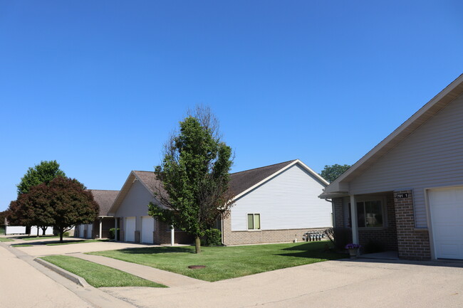 Building Photo - Green View Estates