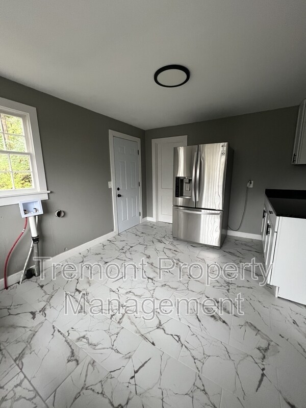 Building Photo - 2512 Campbell St